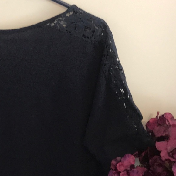 Get a little lacy, in this cute navy blue tee by JCP.  Size LP - Picture 6 of 7